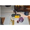 Image 1 : MIXED LOT: STATUARY, SCROLL WEIGHTS & GLASS ORB ON STAND (4 PCS)