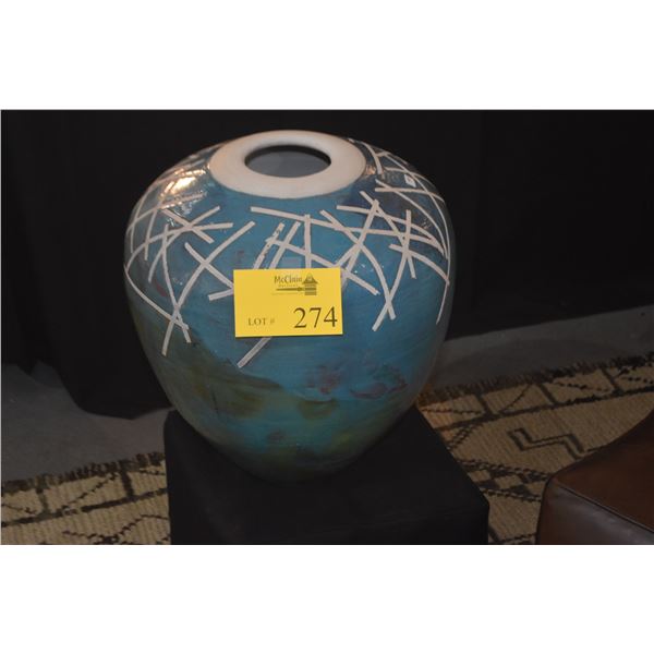 DECORATIVE CERAMIC VASE