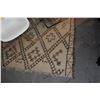 Image 5 : VINTAGE MOROCCAN BERBER RUG (74" X 135")
