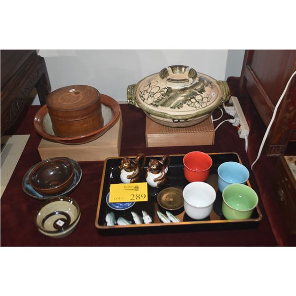 MIXED LOT: JAPANESE DONABE, BOWLS, CUPS, CHOPSTICK RESTS, PORCELAIN BEAR FIGURAL CREAMERS, ETC. (23 
