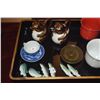 Image 9 : MIXED LOT: JAPANESE DONABE, BOWLS, CUPS, CHOPSTICK RESTS, PORCELAIN BEAR FIGURAL CREAMERS, ETC. (23 