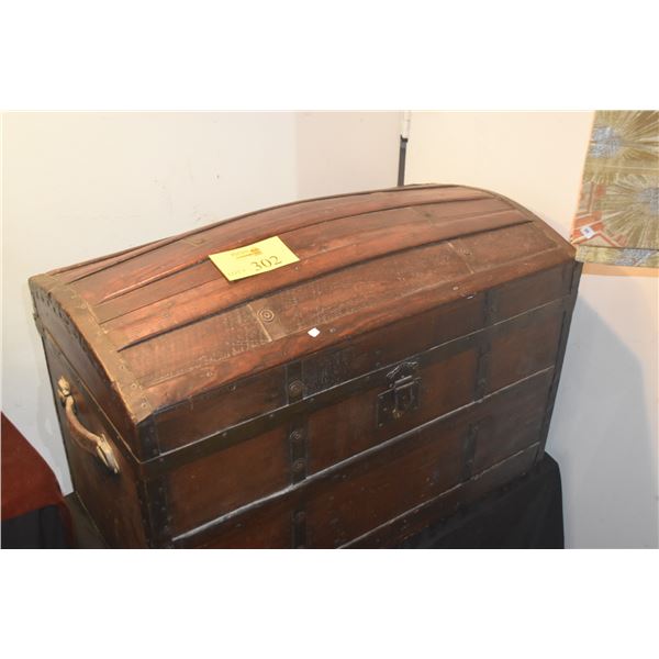 STORAGE TRUNK