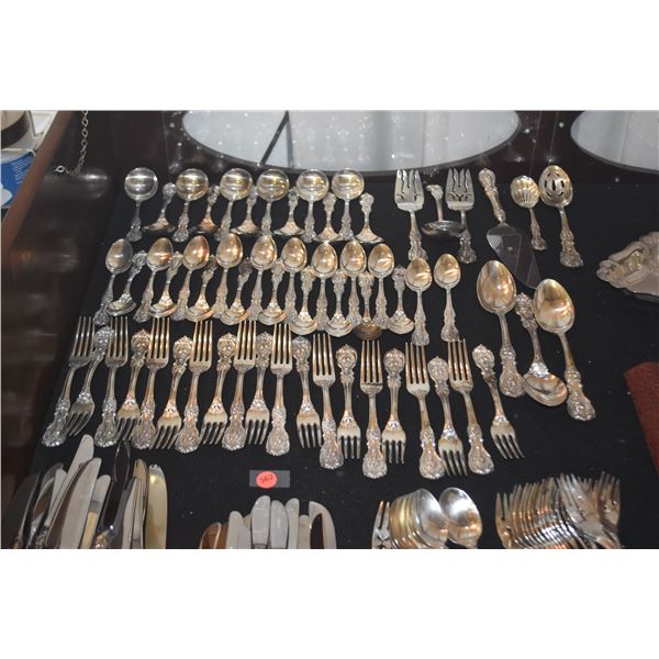 REED & BARTON STERLING SILVER FLATWARE (124 PCS) (4,279 GTW W/O KNIVES)