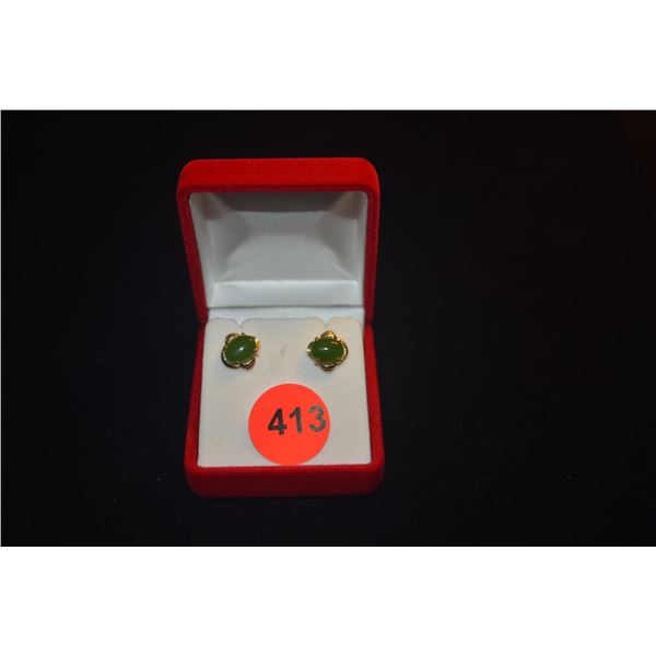 14K JADE STUD EARRINGS (1.7 GTW)