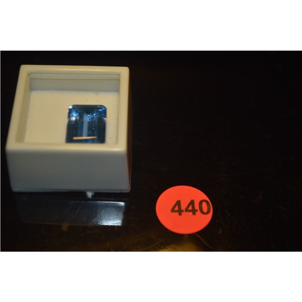 19 CT BLUE TOPAZ STONE