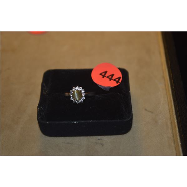 14K WG CAT'S EYE SAPPHIRE RING, SIZE 7 3/4 (4.3 GTW)