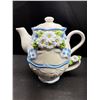 Image 5 : Lot of 4 Vintage Collectible Tea Pot 1 Looks Like a Sewing Machine