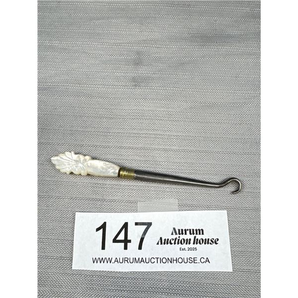 Victorian 1880-1900 M. of Pearl Button Hook