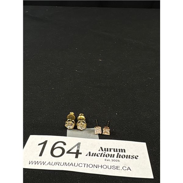 2 Pairs of Stud Earrings (Diamond Look)