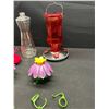 Image 2 : Very Nice Lot of Humming Bird Feeders