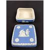 Image 2 : Vintage Wedgewood Blue Jasperware Trinket Box
