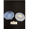Image 2 : Very Nice Lidded Wedgewood Jasperware Trinketbox