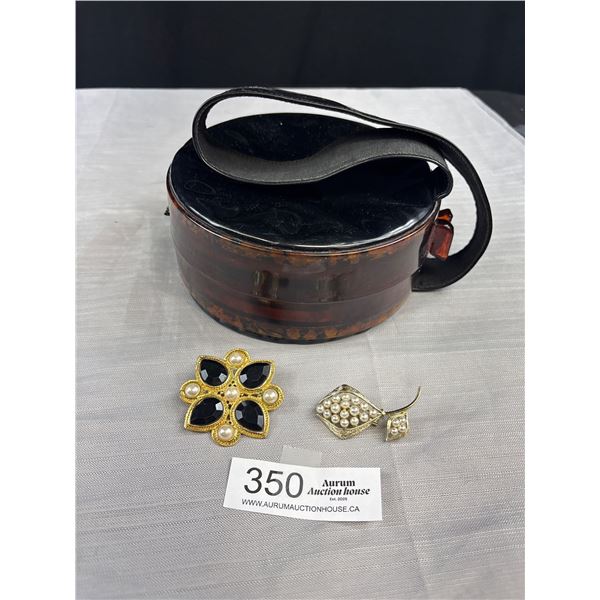 Vintage Women's Purse and 2 Vintage Brooches