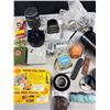Image 4 : Nice Vintage Lot of Camera Accessories, Lenses, Etc