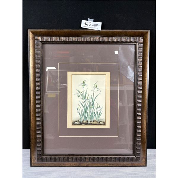 Very Nicely Framed 17" x 20" Flower Print Nice Detail in Frame