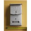 Image 1 : Metal Mail Box.