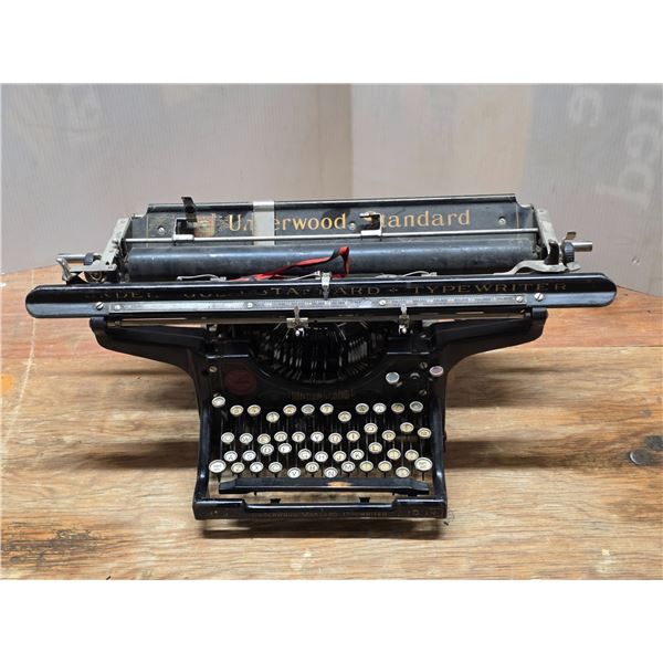 Antique/Vintage Underwood Typewriter