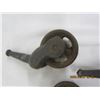 Image 3 : 141. 3 Antique Large Cast Iron Castors Great Shape