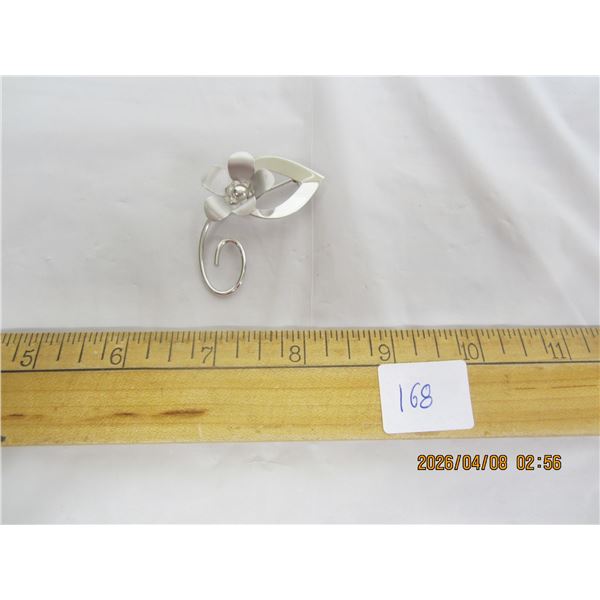 168. Sterling 925 Silver Broach Shaped Like a Flower