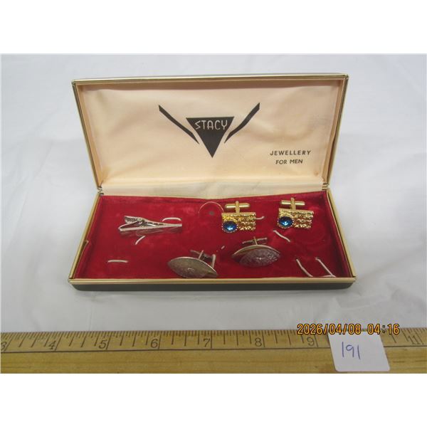 191. 2 Sets of Cufflinks in an Original Stacy Jewelry Store Box