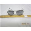 Image 1 : 206. Vintage Aviator Designer Sunglasses