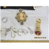 Image 4 : 230. Lot of Vintage Jewelry Cameo Ect.