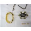 Image 2 : 232. Lot of Vintage Bracelets