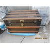 Image 1 : 283. Antique Wooden Steamer Trunk in Good Condition
