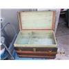Image 5 : 283. Antique Wooden Steamer Trunk in Good Condition