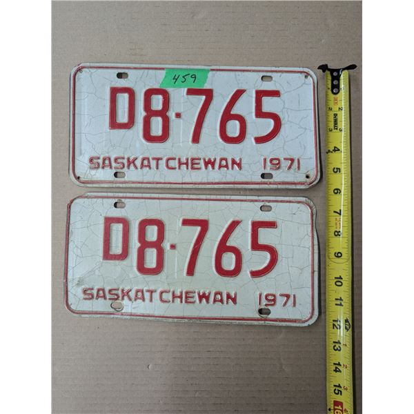 Pair of 19 71 Sask Dealer License Plates