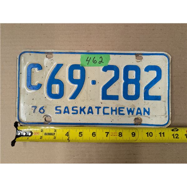 (1) 1976 Sask License Plate