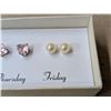 Image 5 : Avon Daisy Jane 5 Day Earrings