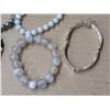 Image 5 : (5) Bracelets Various Colors