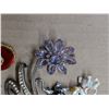 Image 4 : (6) Brooches Frog, Hat, Dog (2) Missing Pin