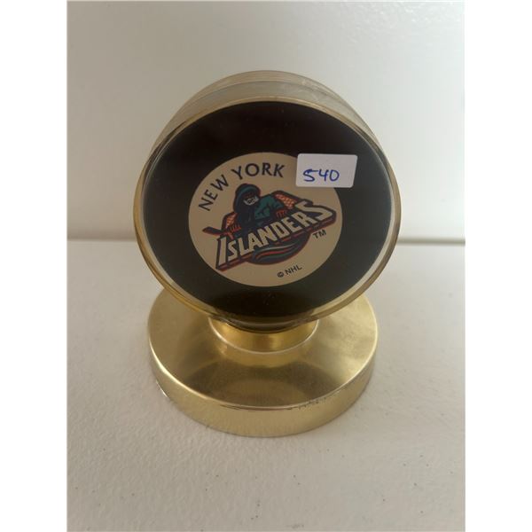 New York Islanders Hockey Puck