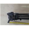 Image 3 : Sony tri pod-20"H