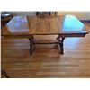 Image 6 : Oak dining room table with 2 leafs and 6 matching chairs - 40" by 50" by 29"H