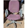 Image 1 : Office chair on swivel wheels.- 41"H
