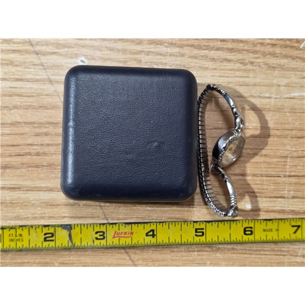 Sarah coventry quartz watch- not working