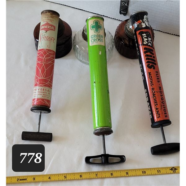 Vtg. Insecticide sprayers. Universal, Green Cross & Black Flag.