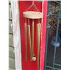 Image 3 : Basket of outdoor yard decor.