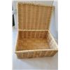Image 4 : Vtg. Wicker chair, cart & trinket box.