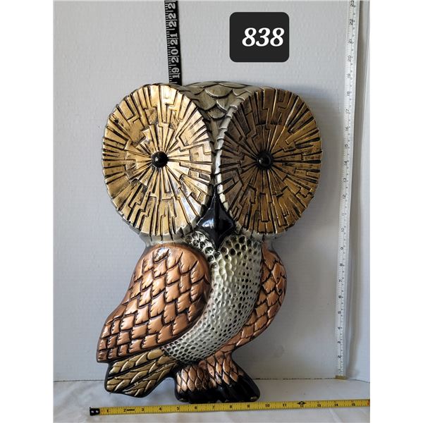 Vtg. Large, heavy chalkware owl.