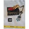 Image 1 : Vtg. Enamel trinket/ pill box with red jewelled stiletto shoe & neck chain.