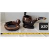Image 1 : 2 Vintage pipe themed ashtrays with gold coloured trim.