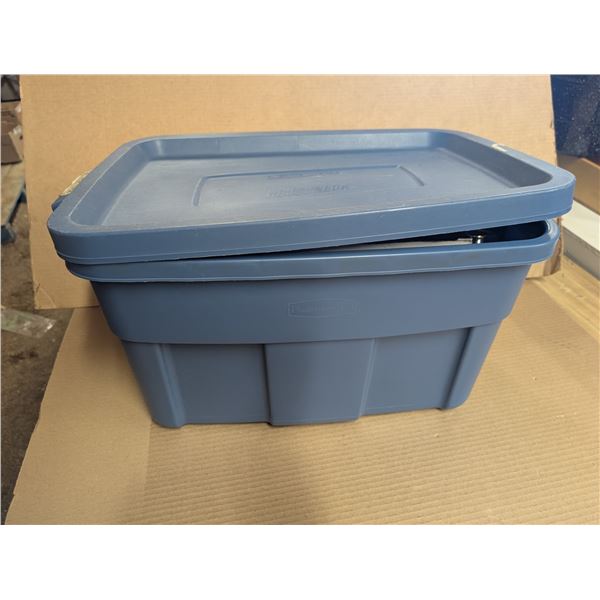 Rough Neck Rubber Maid Storage Tub w/ Misc. Glass Ware