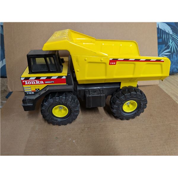 Tonka Mighty 768 Step Dump Truck