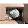 Image 3 : Pallet of Misc. Items (Pots, Cook Books, Baskets, and etc.)