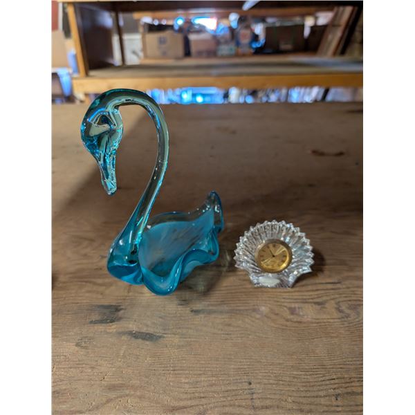 Glass Swan Decor and Crystal Clam Design Clock