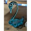 Image 3 : Glass Swan Decor and Crystal Clam Design Clock